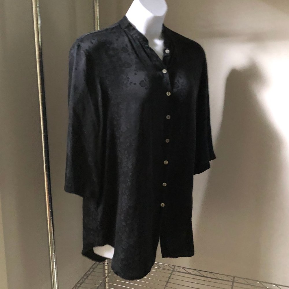 AUGUST SILK black floral button up L